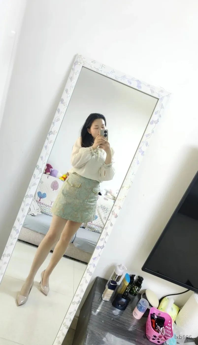 突击检查老婆们的短裙穿搭